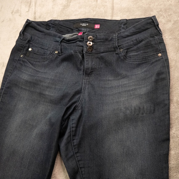 Torrid High Rise Women Plus Size 18R Dark Blue Washed Denim Skinny Casual Jeans - Picture 4 of 12